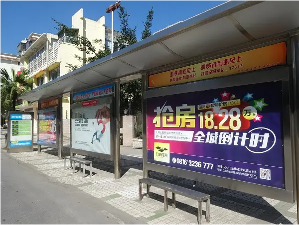 公交站台广告特点：精准锁定客户